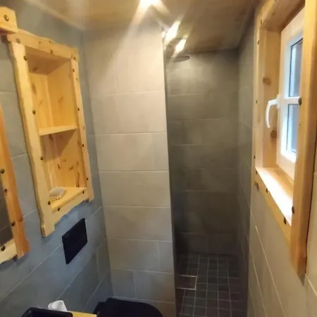 Pollu Talu Puhkemajake * SAAREMAA