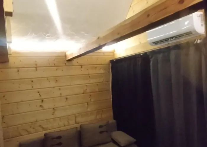 Pollu Talu Puhkemajake * SAAREMAA