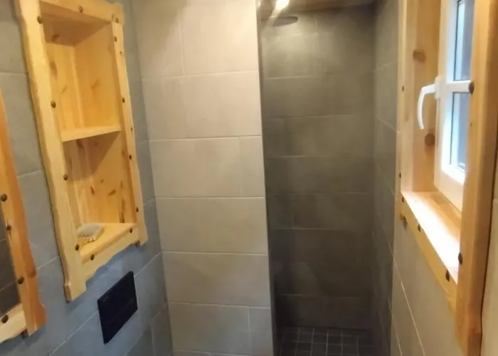 Pollu Talu Puhkemajake * SAAREMAA