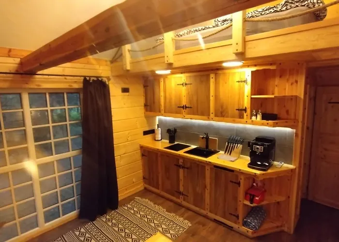 Pollu Talu Puhkemajake * SAAREMAA